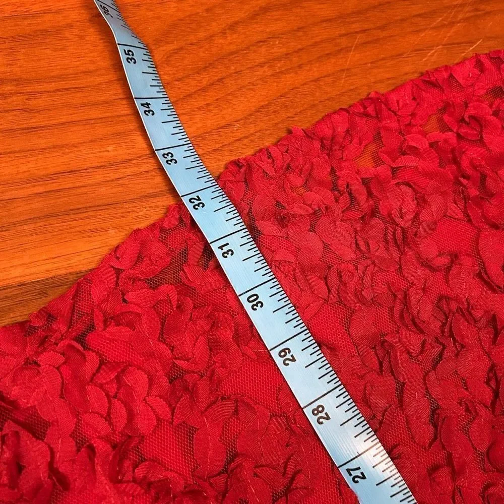 Lulus wine red